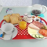 Bouganville Bed & Breakfast Stegna